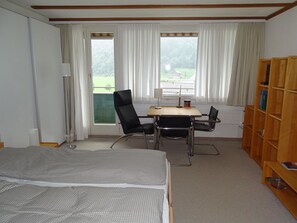 1 多间卧室、旅行婴儿床、免费 WiFi、床单