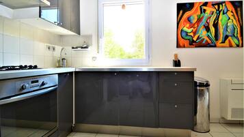 Réfrigérateur, four, plaque de cuisson, lave-vaisselle