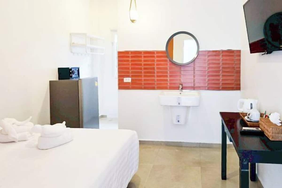 1 bedroom, in-room safe, individually furnished, free WiFi