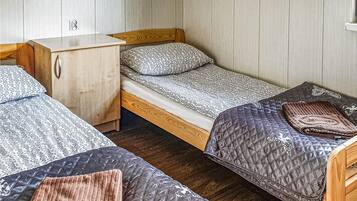 2 bedrooms, bed sheets