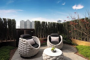 Standard Room, 1 King Bed (Outdoor Living Area)