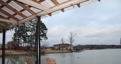 Waterfront Lake House on Wilson Lake