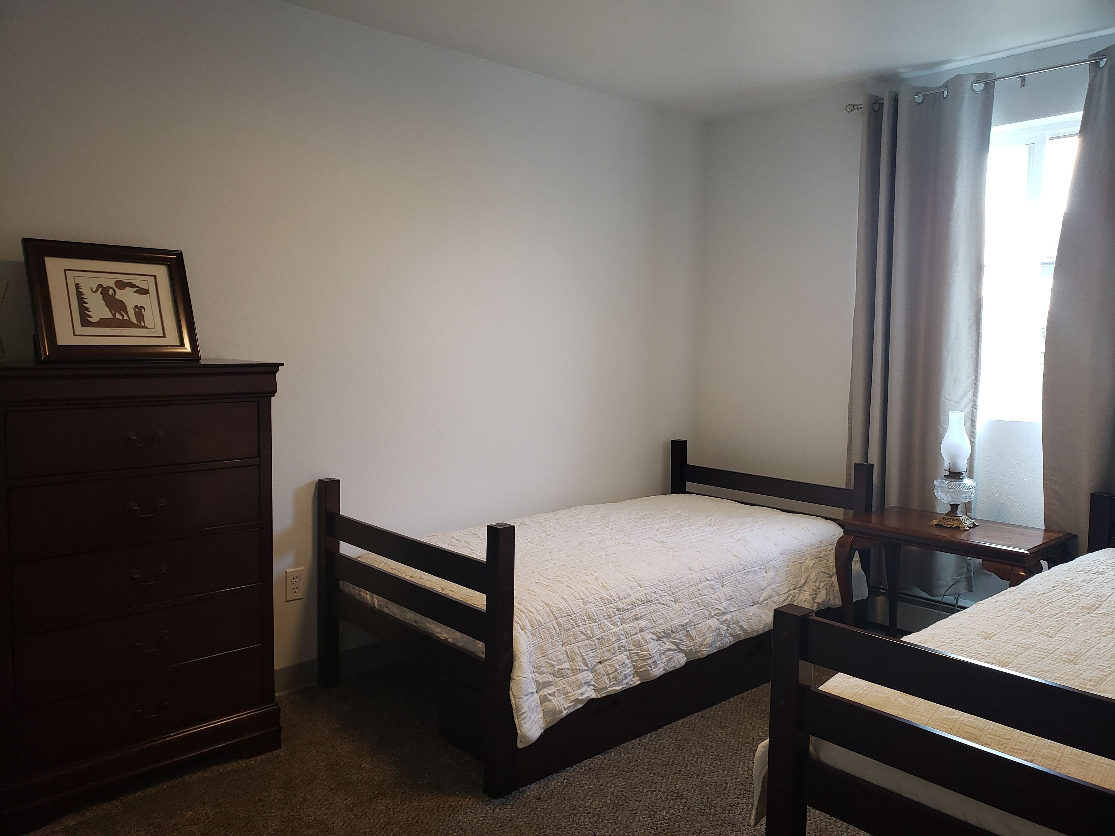 Comfy & Cozy Stay w/ Mountain View Centrally Located 5 to 7 mins from everything