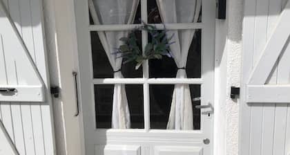 Gite des Lavandes Sleeps 4 with Patio