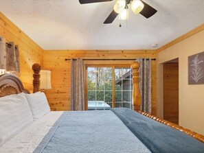 2 عدّة غرف نوم ومكواة/لوح كي وسرير سفر وواي فاي مجانًا