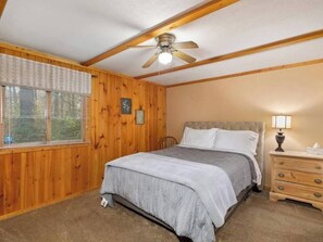 2 bedrooms, iron/ironing board, travel cot, free WiFi