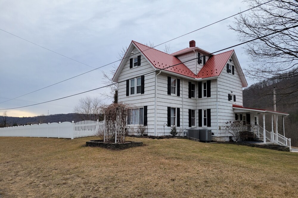Beautiful home with perfect location for EBT and train enthusiasts!