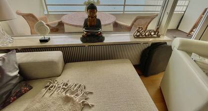 Apartment on the Sea with Sea View, Balcony & Wi-Fi