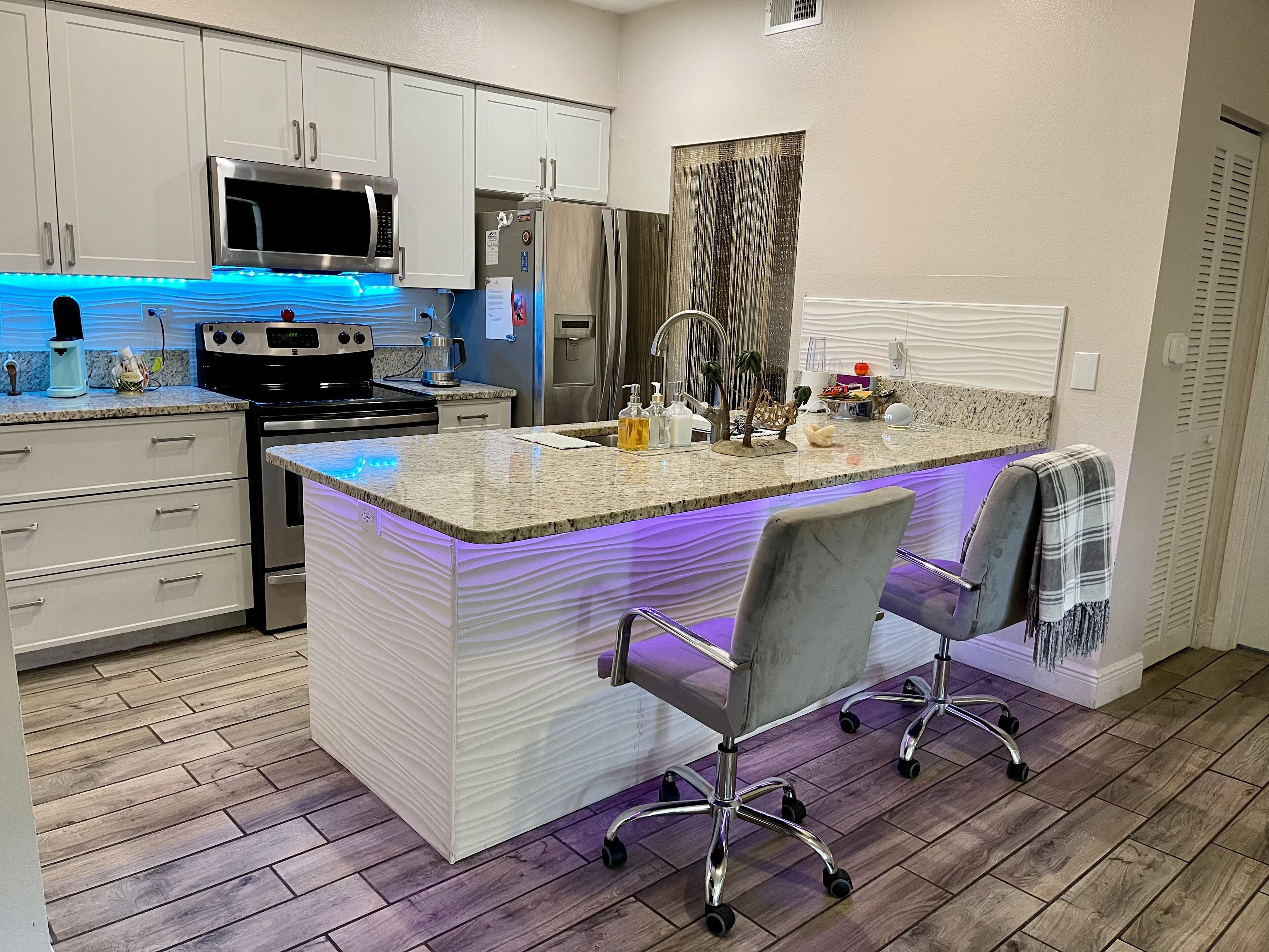 Mikrowelle, Ofen, Herdplatte, Geschirrspüler