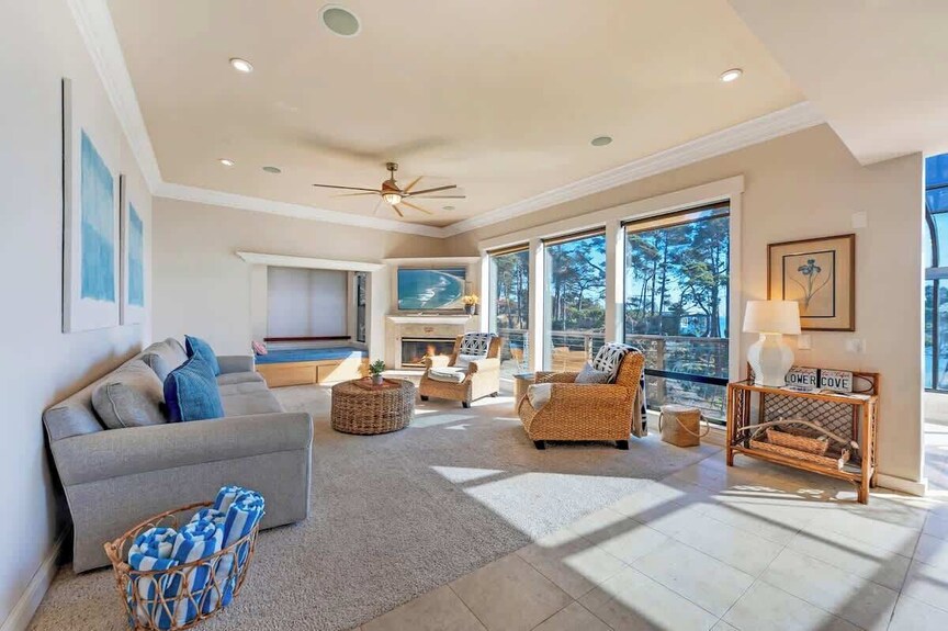 Seaflower Cove: Spacious 4bd Oceanfront Retreat - Gualala, CA