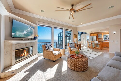 Seaflower Cove: Spacious 4bd waterfront retreat