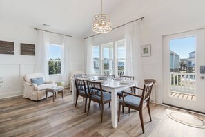 Dining - Sandy Noses Oceanview Dog Friendly 2nd Row Home With Wonderful heated Pool and Fenced in Back Yard. (Oak Island)