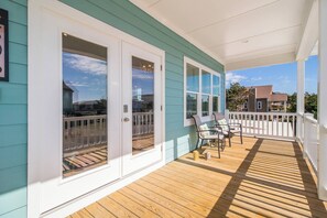 Terrace/patio - Sandy Noses Oceanview Dog Friendly 2nd Row Home With Wonderful heated Pool and Fenced in Back Yard. (Oak Island)