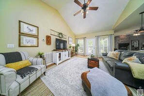 Téléviseur connecté, foyer, imprimante