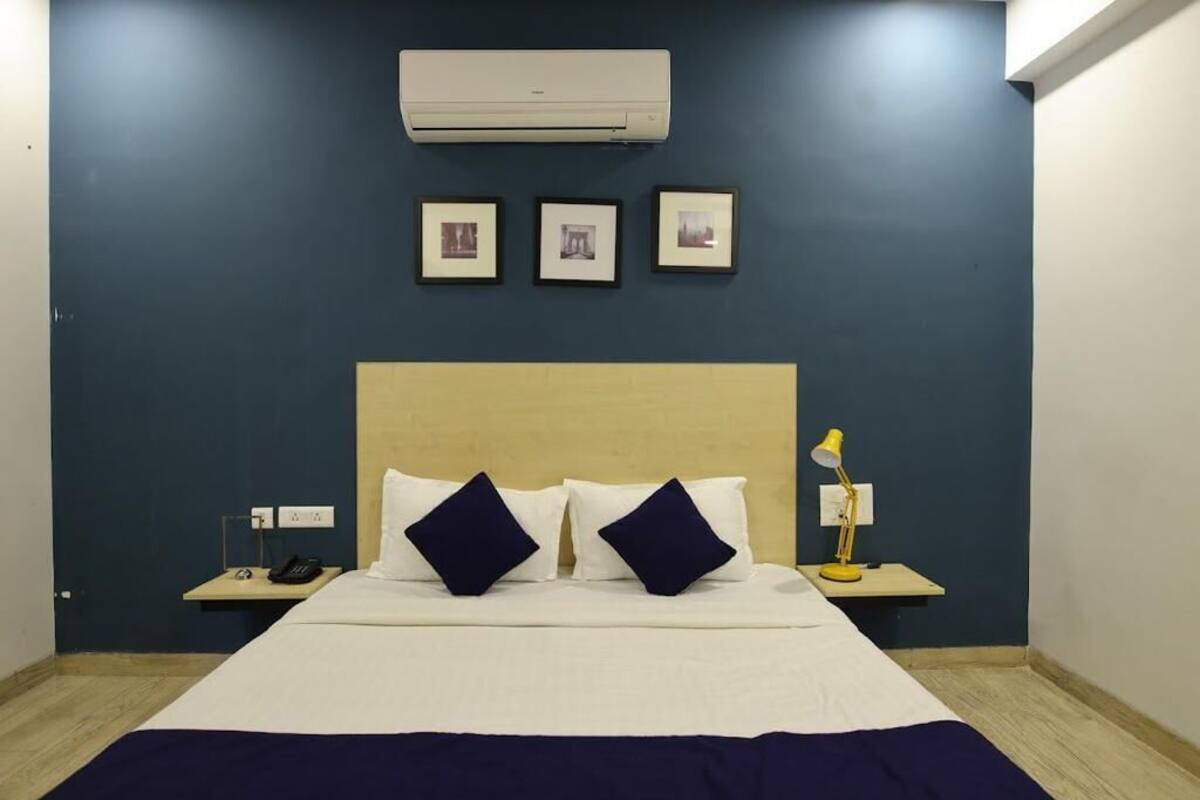 Quarto luxo | Escrivaninha, espaço de trabalho para notebook, Wi-Fi de cortesia
