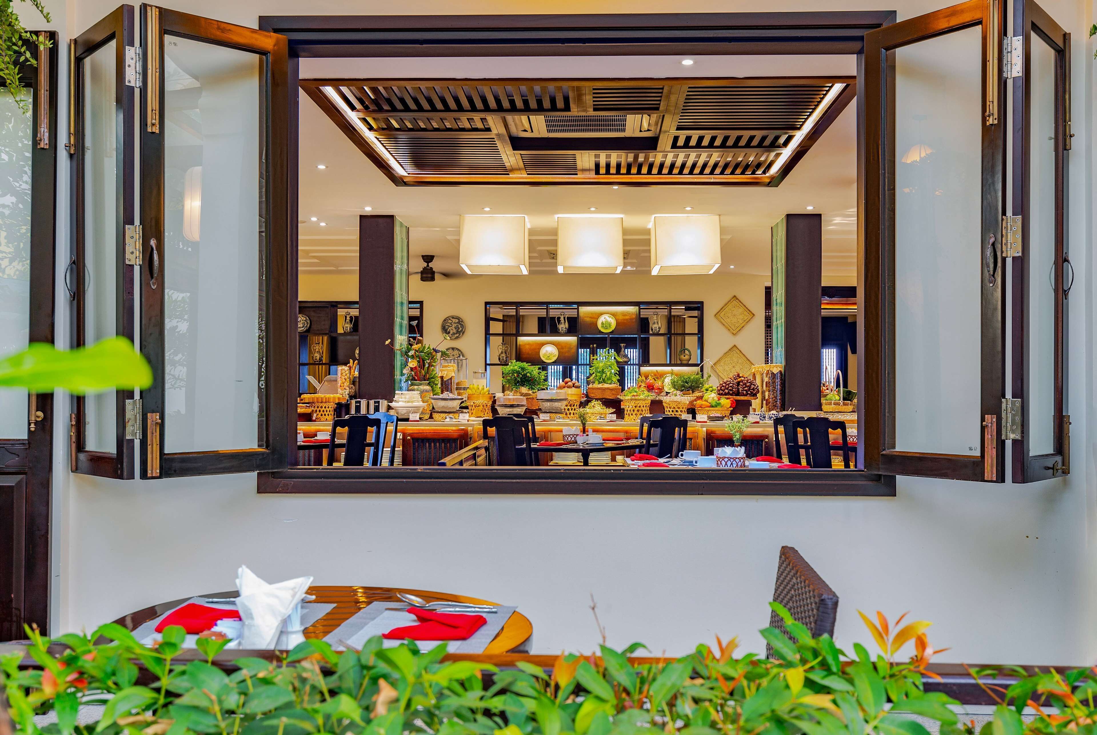 Breakfast, lunch and dinner served