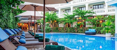 Seasonal outdoor pool