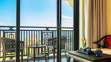 ๋๋ญ์ค๋ฃธ, ํธ์ฌ์ด์ฆ์นจ๋ 1๊ฐ, ๋ฐ์ฝ๋ (Ocean/Riverside View) | 1 ๊ฐ์ ์นจ์ค, ๋ฏธ๋๋ฐ, ๊ฐ์ค ๋ด ๊ธ๊ณ , ์ฑ
์