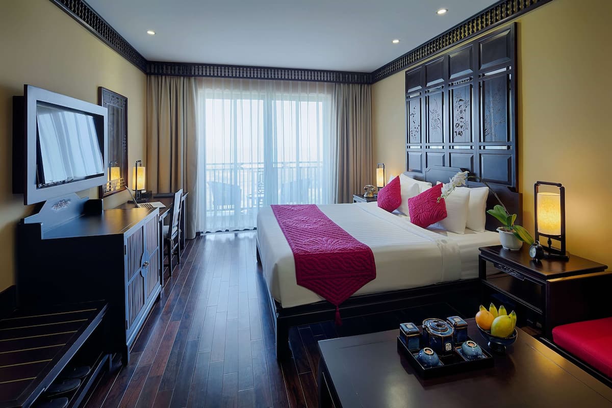 Premier Suite, Balcony | 1 bedroom, minibar, in-room safe, desk