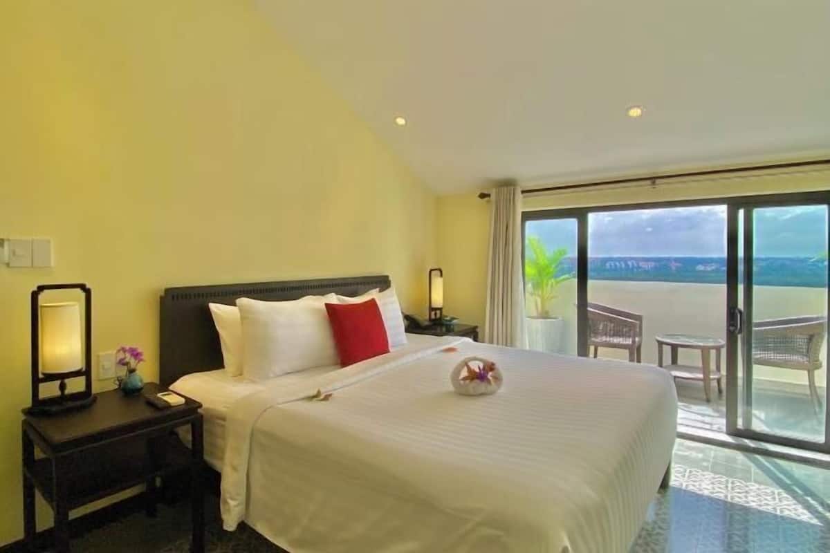 1 bedroom, minibar, in-room safe, desk
