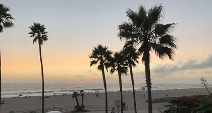 Charming beach home,remodeled,steps to the beach 2 blks downtown Manhattan beach