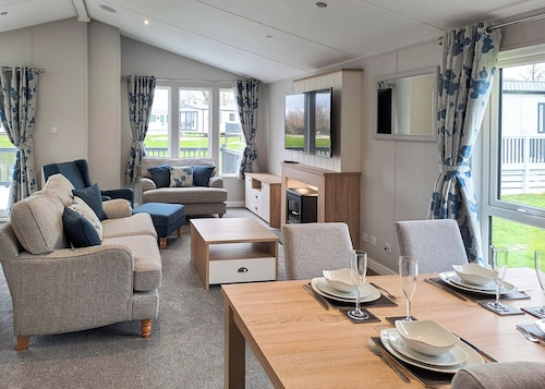 Platinum 4 berth Lodge