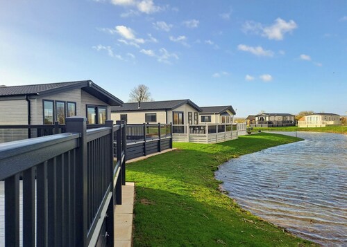 Platinum 4 berth Lodge