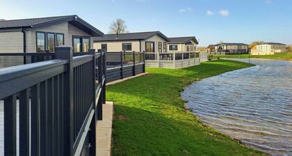 Platinum 4 berth Lodge