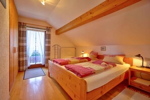 1 bedroom, internet, bed sheets
