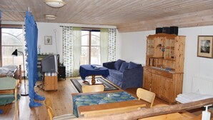 Leilighet | Oppholdsrom | TV