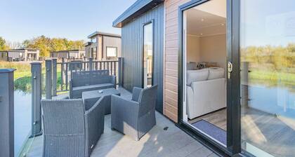 Lakeside Retreat VIP
