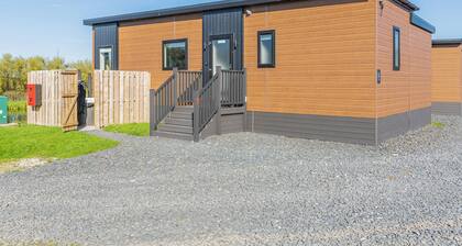 Lakeside Retreat VIP