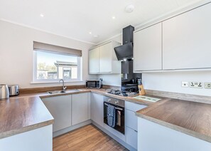 Fridge, oven, stovetop, toaster