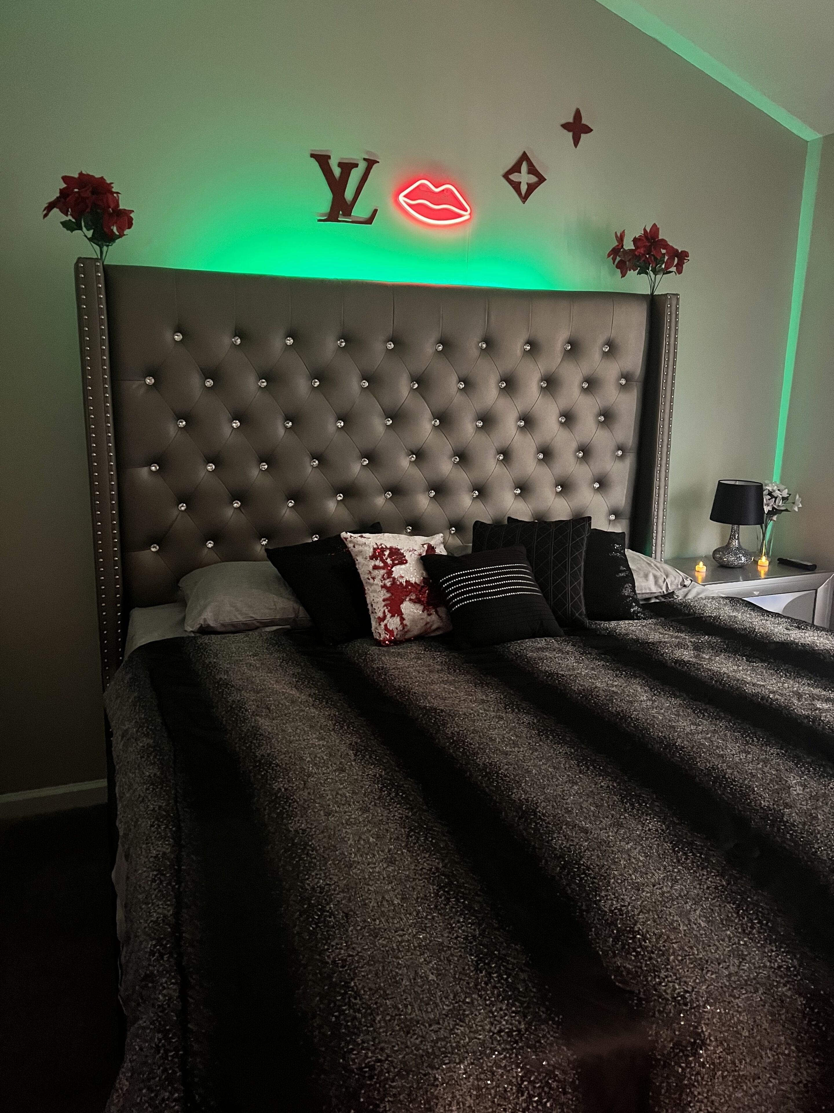 420 4Bedroom king soft bed Designer Home