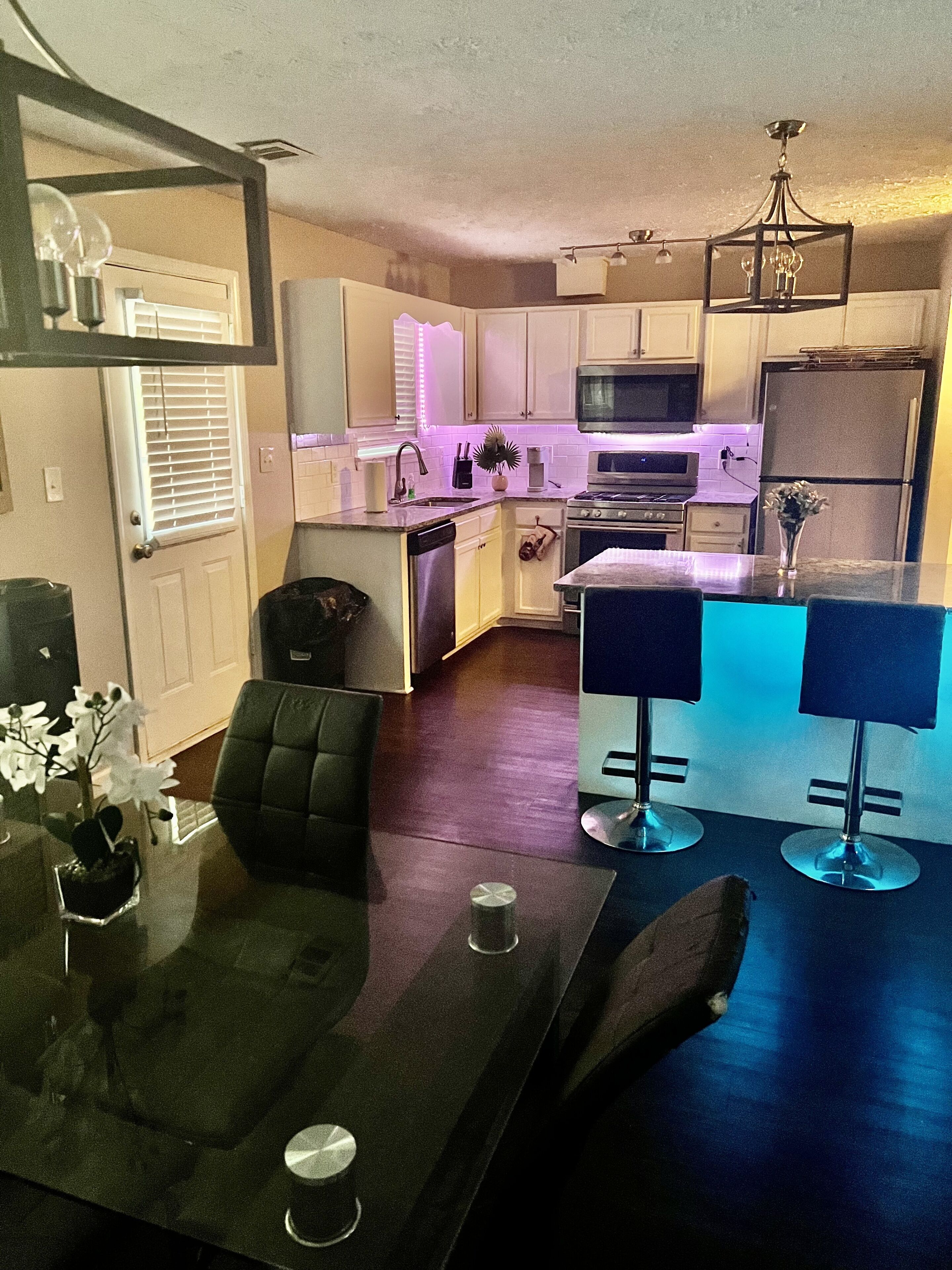 420 4Bedroom king soft bed Designer Home