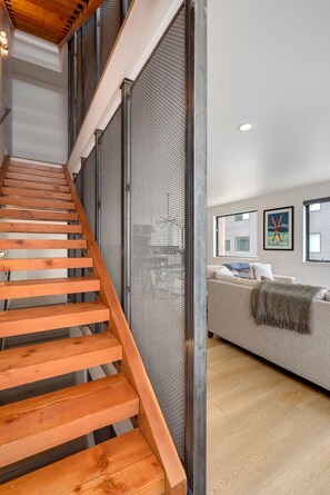 Interior - Rooftop Retreat! Pet friendly, Gorgeous Rooftop Sanctuary with Hot Tub and Firepit (Steamboat Springs)