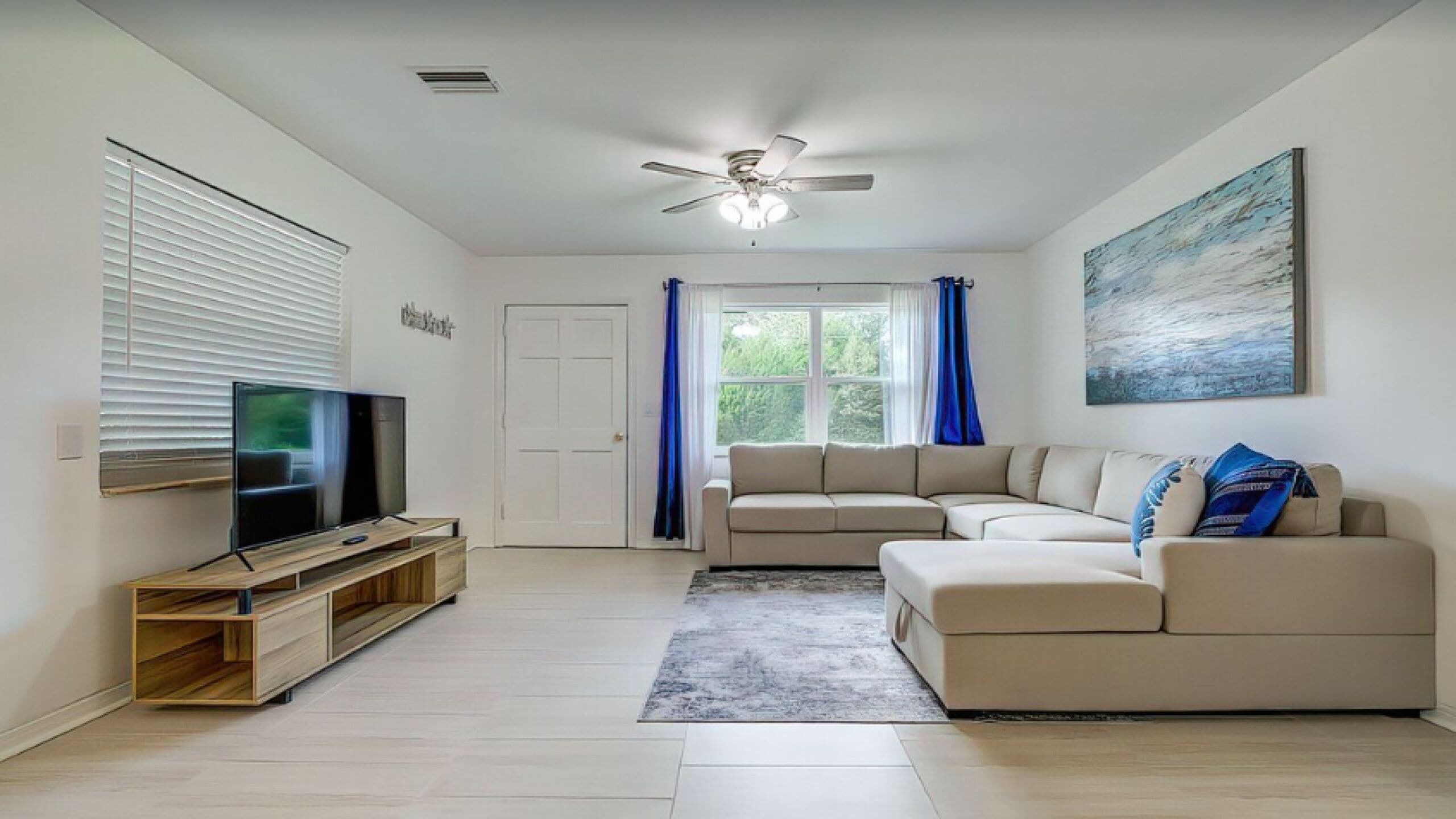 Kristin's Cove - Charming 3BR cottage on 1 acre