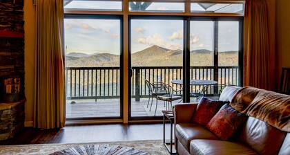 Sugar Sky - level entry condo with huge views, AC, gas fireplace