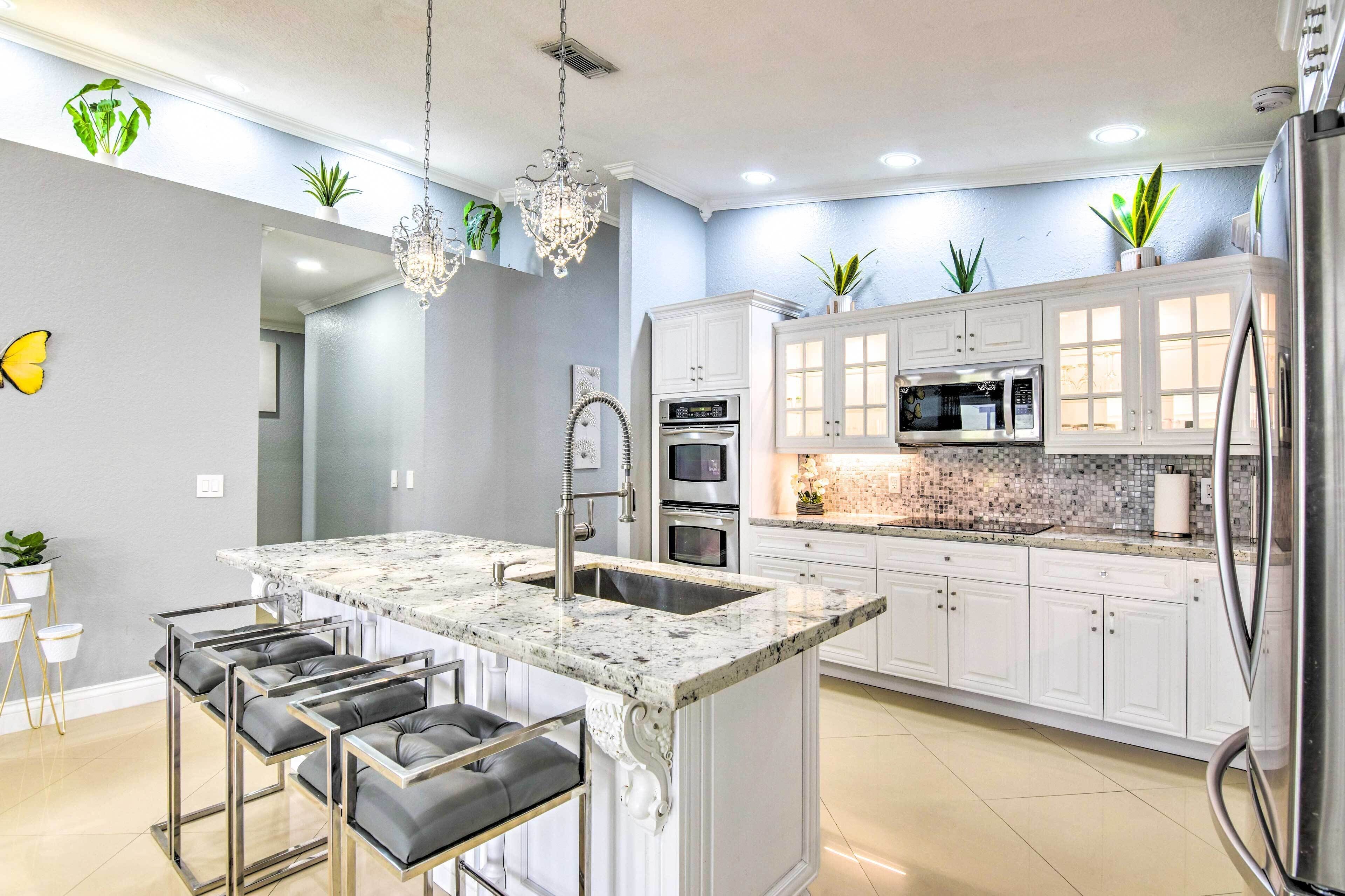 Fridge, microwave, stovetop, dishwasher