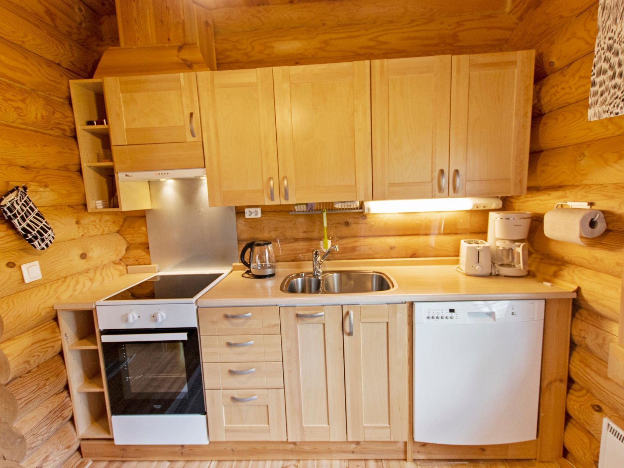 Fridge, microwave, dishwasher, cookware/dishes/utensils