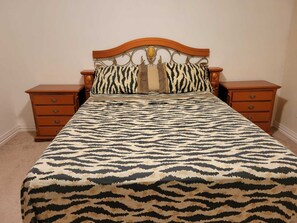 1 bedroom, iron/ironing board, free WiFi, bed sheets - Renovated, private, secure, clean and quiet 1 Bedroom Apt. (Atlanta)