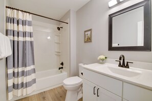 Articles de toilette gratuits, sèche-cheveux, serviettes fournies