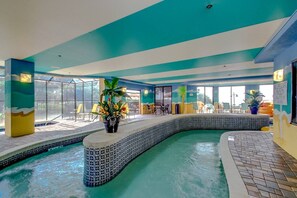 Una piscina techada, una piscina climatizada