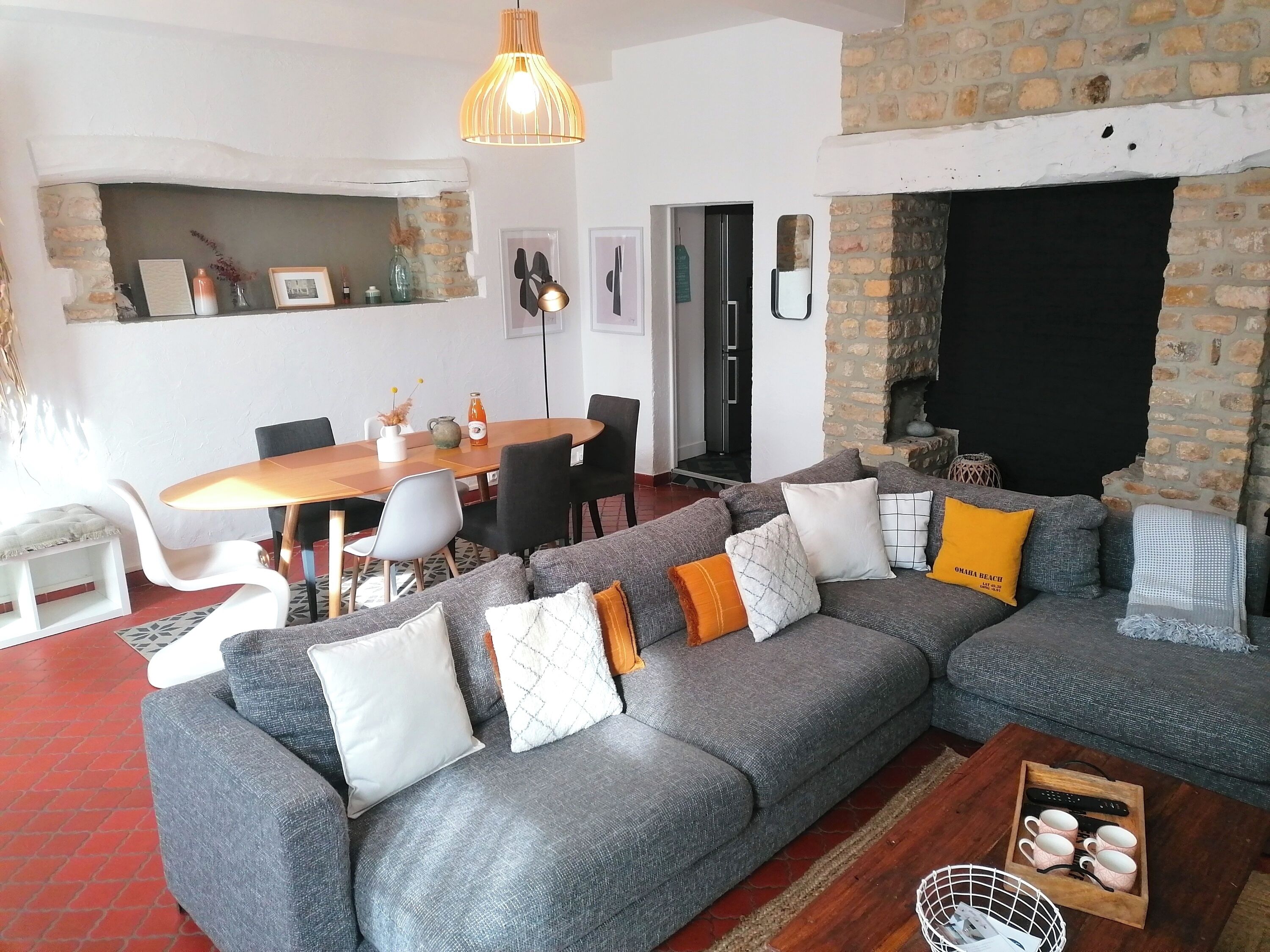 Pretty village house tastefully decorated near the sea and Omaha Beach