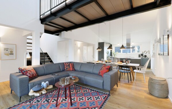 Living room - Beautiful Home in Lembruch/dümmer See With Indoor Swimming Pool, Outdoor Swimming Pool and Wifi (Lembruch)