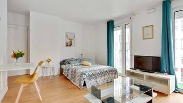 1 camera, Wi-Fi, lenzuola