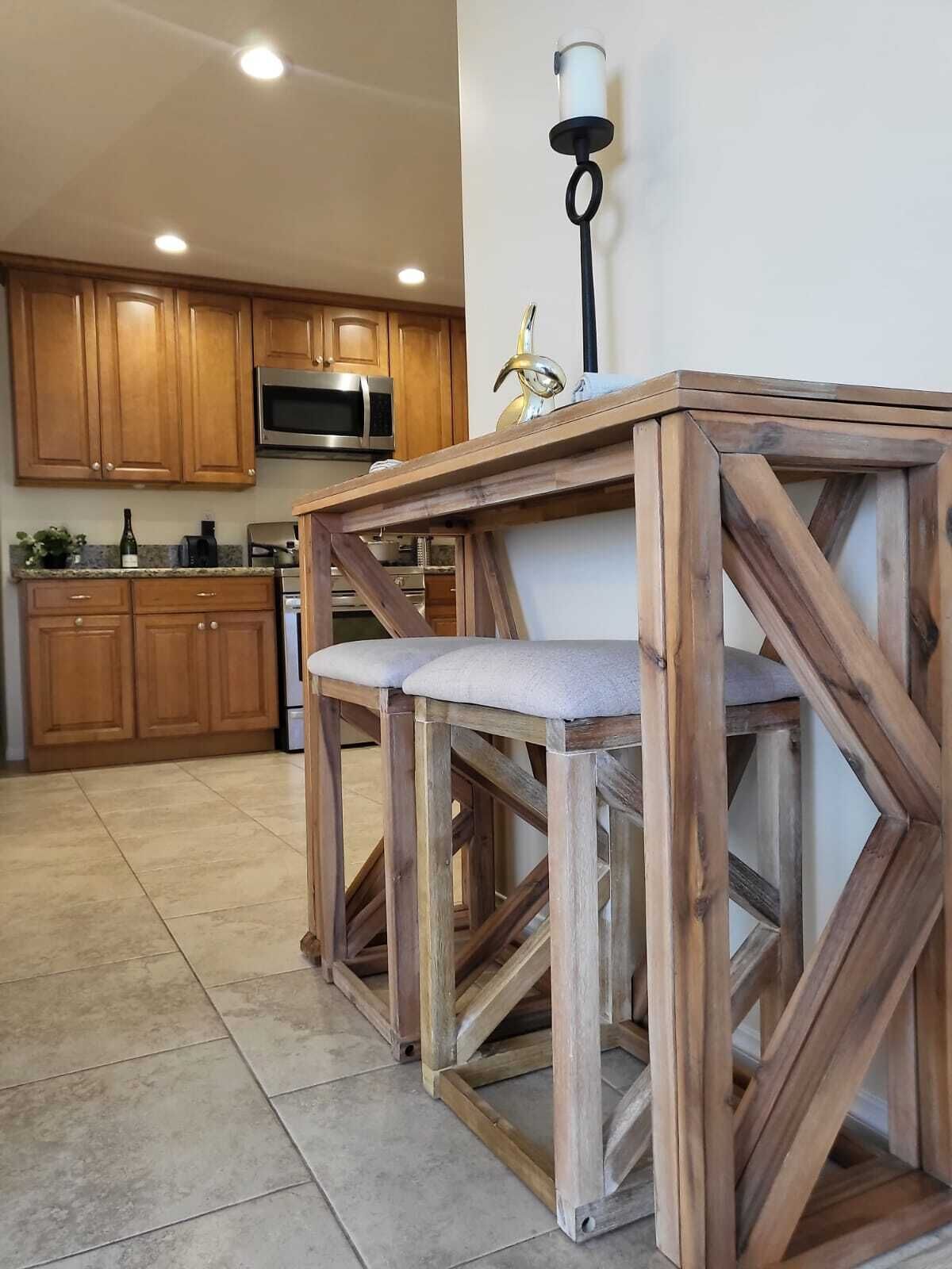 Stylish Multi-Level 3BR w/King Size Tempurpedic