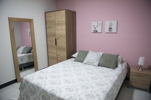 6 bedrooms, WiFi - Hermosa Casa en Laureles Cerca al Metro Estadio (Medellín)