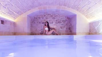 Innenpool, beheizter Pool