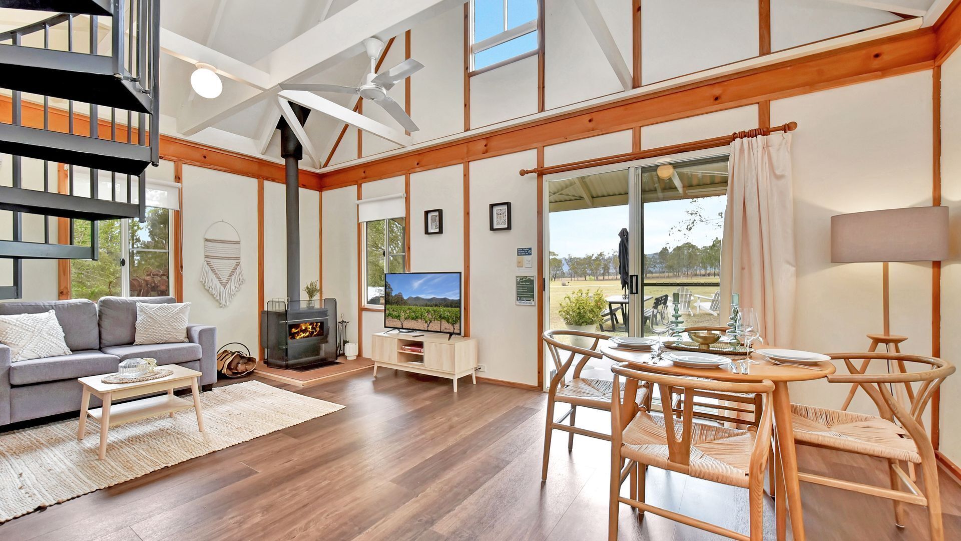 TV, peis og DVD-spiller